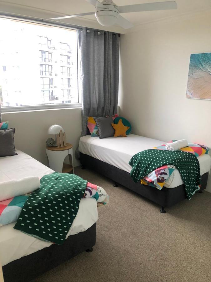 Oceania On Burleigh Beach Гоулд Коуст Екстериор снимка