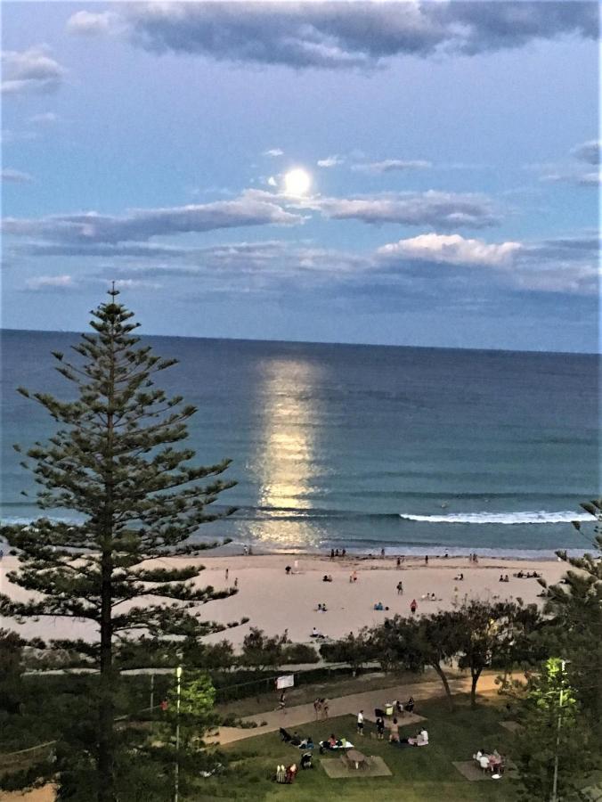 Oceania On Burleigh Beach Гоулд Коуст Екстериор снимка