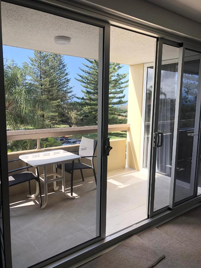 Oceania On Burleigh Beach Гоулд Коуст Екстериор снимка